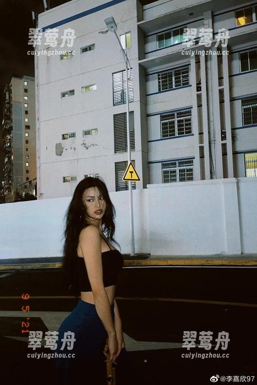 微密圈 - 李嘉欣97白色写真，免费送你清新，记得带防晒哦！