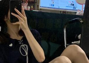 微密圈 – 桃脱了的私房表现，职业装里的小野心