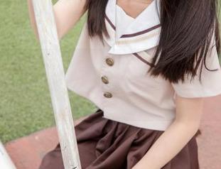 梦丝女神 – 美图上线，苏柔的校服让我怀疑当年我也该试试这打扮。