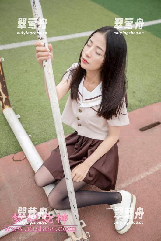 梦丝女神 - 美图上线，苏柔的校服让我怀疑当年我也该试试这打扮。