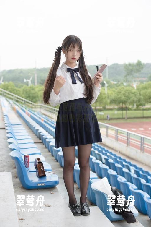 森萝财团 - 蒂芙尼蓝与卉子丝袜：写真图片里的色彩狂想曲