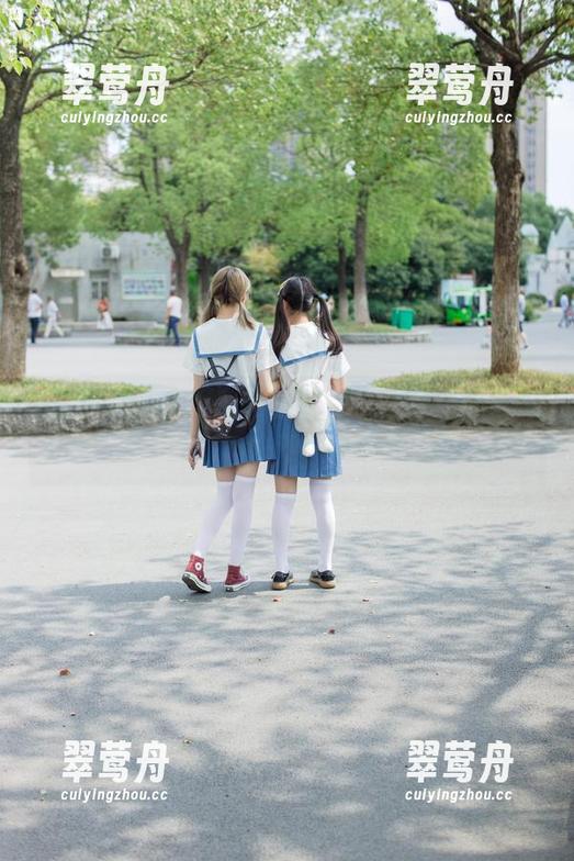 森萝财团 - 小奶糕Milky写真分享：看白丝美腿如何让双马尾更加诱人