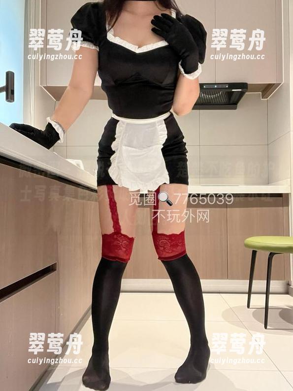 微密圈 - 摆脱千篇一律，楚楚不吃鱼的护士写真集色彩鲜明到了极点，高清展示让人侧目。