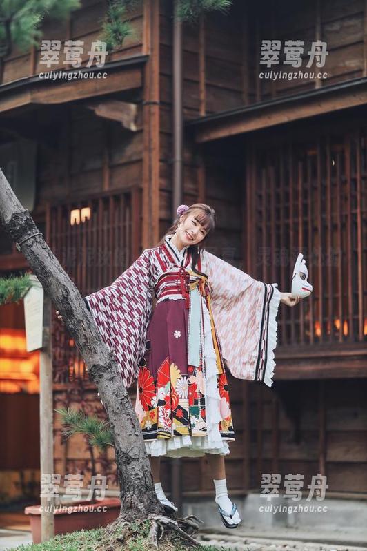 精选泥泥汝的‘女友’写真，灵魂深处的纠葛你不想多想