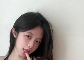 微密圈 – 火龙果羊的职业装写真，原图里的微妙之处你发现了吗
