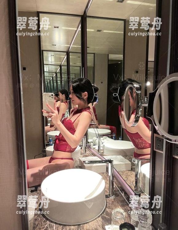 微密圈 - 牛奶里的果汁，护士就像调色板上的美图