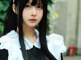 和服里的白莉爱吃巧克力，下载原图的时候真希望能塞进衣柜里，让我天天抚摸…