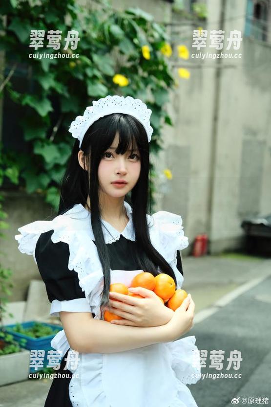和服里的白莉爱吃巧克力，下载原图的时候真希望能塞进衣柜里，让我天天抚摸…