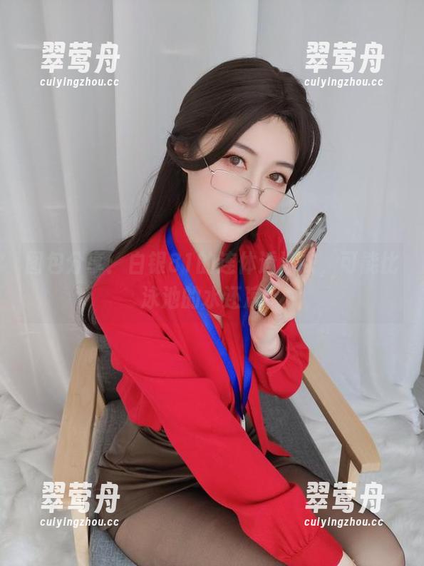 图包分享：白银81的连体透泳衣，可能比泳池的水还凉！