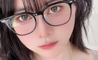 眼酱大魔王w的校服大冒险，最新套图完全不走寻常路！