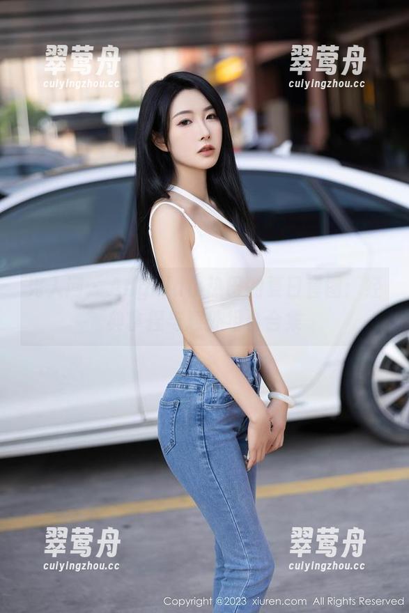 秀人网 - Angela小热巴的夏日套图：经典拿捏与意外组合合集