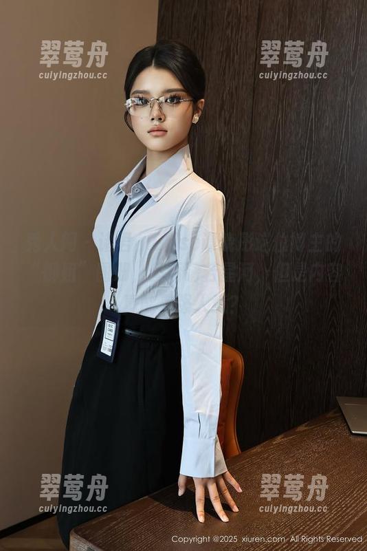 秀人网 - 诸君，Elise谭晓彤这位博主的“御姐”图册，里面睛若星河，但是内容真能差强人意？