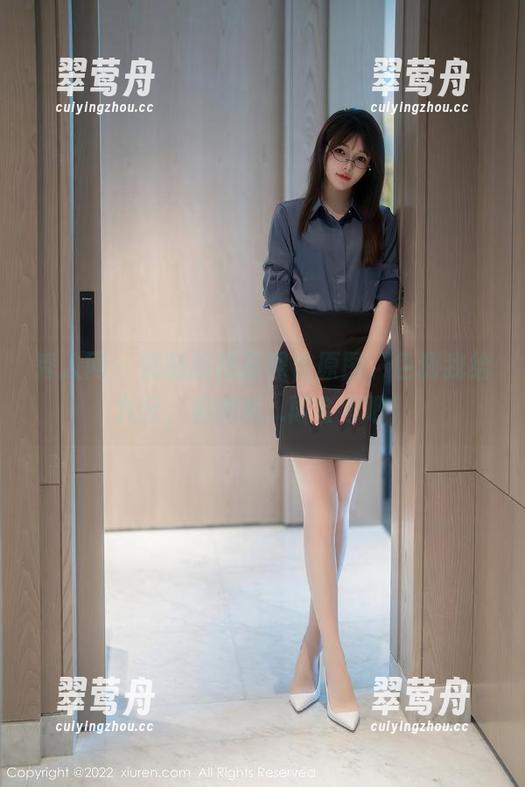 秀人网 - 奶酥新作品黑色原图，色调我给九分，构图呢...再会考吧！