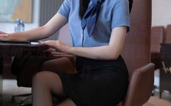 秀人网 – 办公室的安然anran与美图，组合出来的无敌画面，绝了，跟我们完全不一样。
