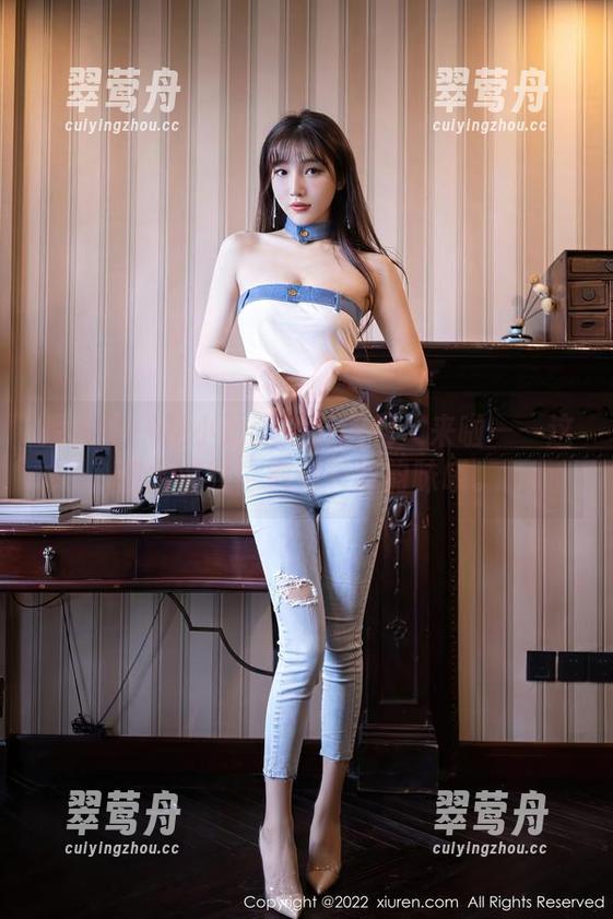秀人网 - 是小逗逗浴缸图包又来啦——这波水波纹，别有一番韵味哦。