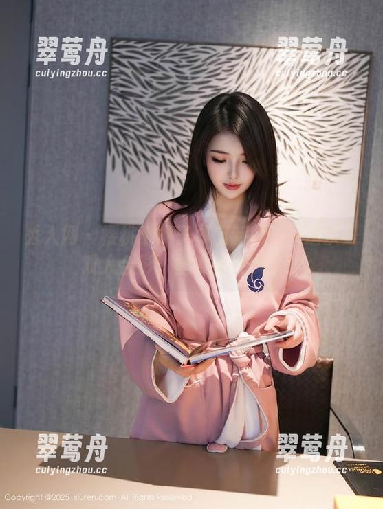 秀人网 - 樱桃小阑子再出新图——这次是双人合影，壁纸该换换咯！