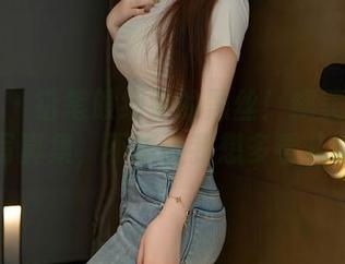 秀人网 – 铅笔般细致的黑丝！糯美子分享的写真集，不禁让我想多看几眼。