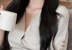 秀人网 – 在线的芈琳娜+双人美图，让我反思人生选择？