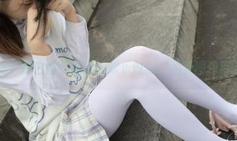 紧急企划 – 厚白丝与小恩的欢乐时刻，免费图包带走不谢！