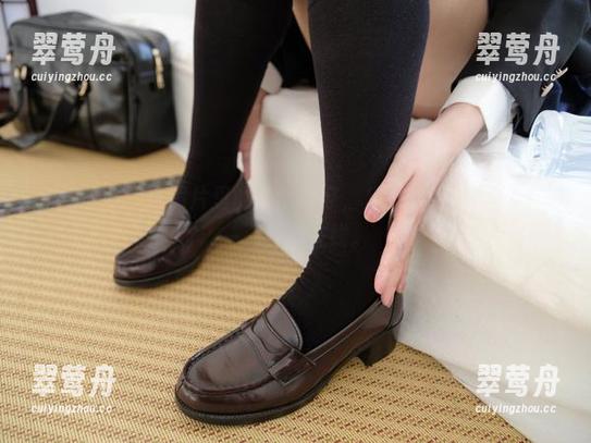 紧急企划 - 这照片里的樱樱樱可，足够让人一秒顶融化——美脚在线。