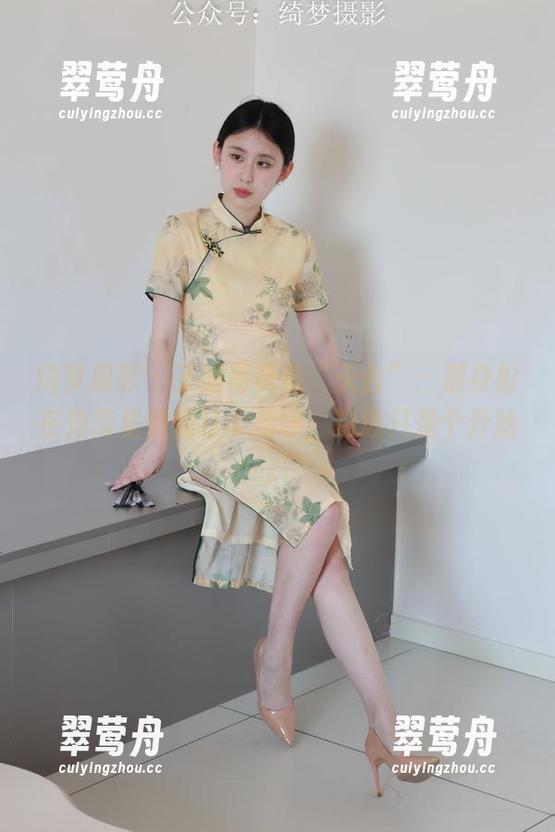 绮梦摄影 - 子涵写真集“天台”：那身影在角落里悄悄打个招呼，精选只是个开始。
