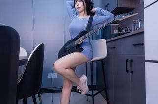 套图有毒！自闭颜球球和她的邻家老婆很难不目光凝视