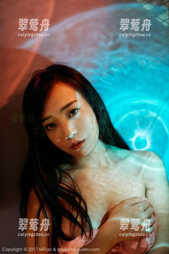 蜜桃社 - 月音瞳又来了，这次是“红裙”写真，简直想给她点赞到爆。