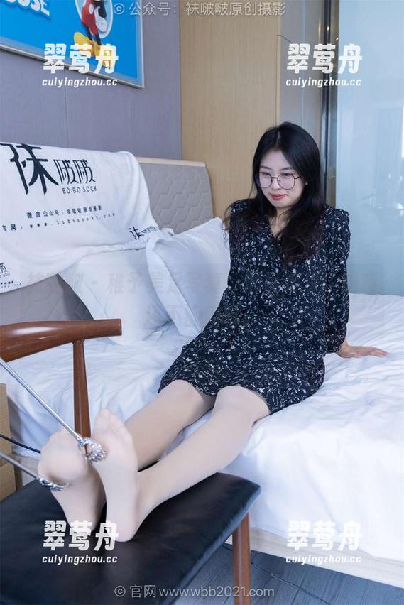 袜啵啵 - 稚予美足写真，满屏都是，眼睛还不够用呢。
