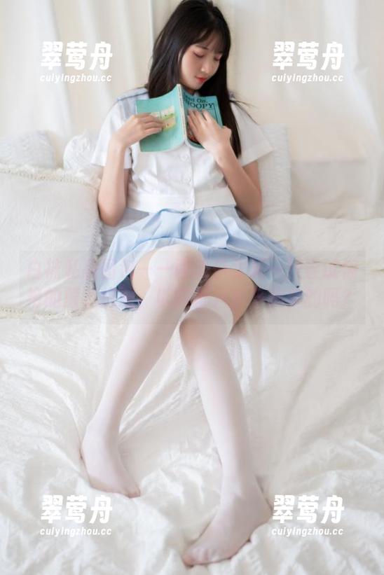 白袜私房图包——西瓜少女又一次尝试惊艳的颜色搭配，以前都只拿来跑步的吗？