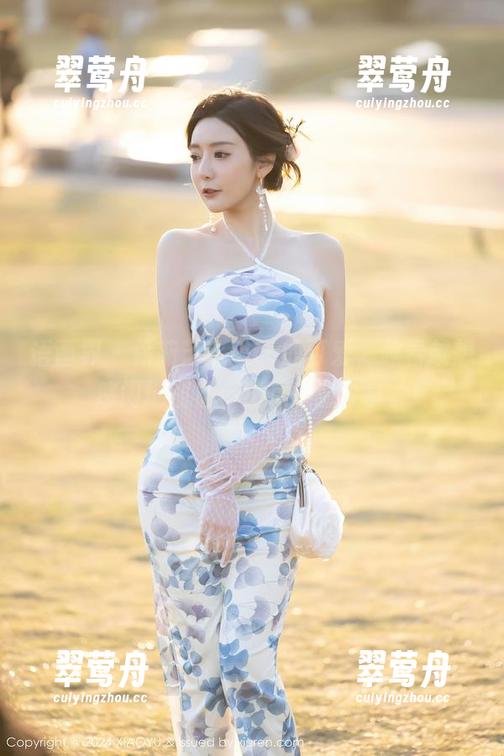语画界 - 徐莉芝Booty的可爱，越看越想悠闲地揽着小猫咪随意分享。