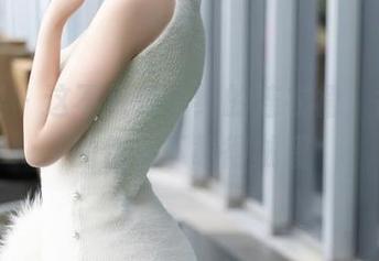 语画界 – 这不只是单纯的连衣裙，徐莉芝的作品下载得贼溜