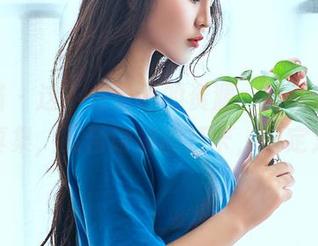 轰趴猫 – 这不是普通的资源，棉花糖美脚写真集，配合诗意的打卡，铁定火！