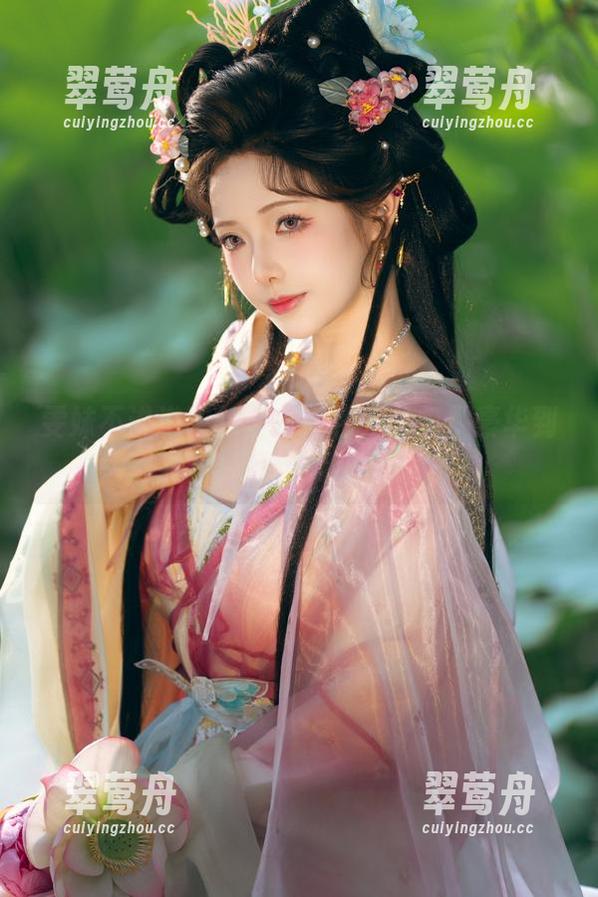 雯妹不讲道理 雯妹不讲道理的圣诞图包大礼包:豪华到想给她打电话的那种