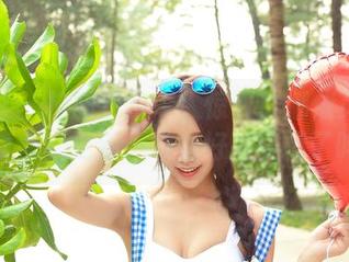 青豆客 – 校服变身令人惊叹！娜依灵儿的写真集新更新，准备好接受撩了吗？
