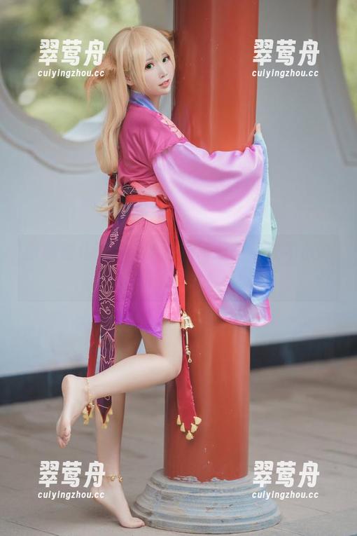 面饼仙儿的斯卡哈女仆写真：让我不小心咳了口水！