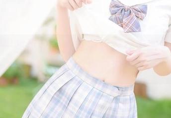 多了一些优雅，香草喵露露女王图包更新，不妨一探究竟！