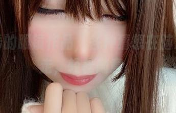 鹿野希的眼镜作品，各种猜想在脑海中游走，轻松随意。